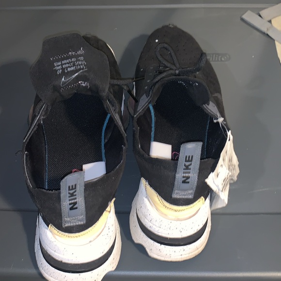 Nike Black and White Sneakers - Picture 3 of 5